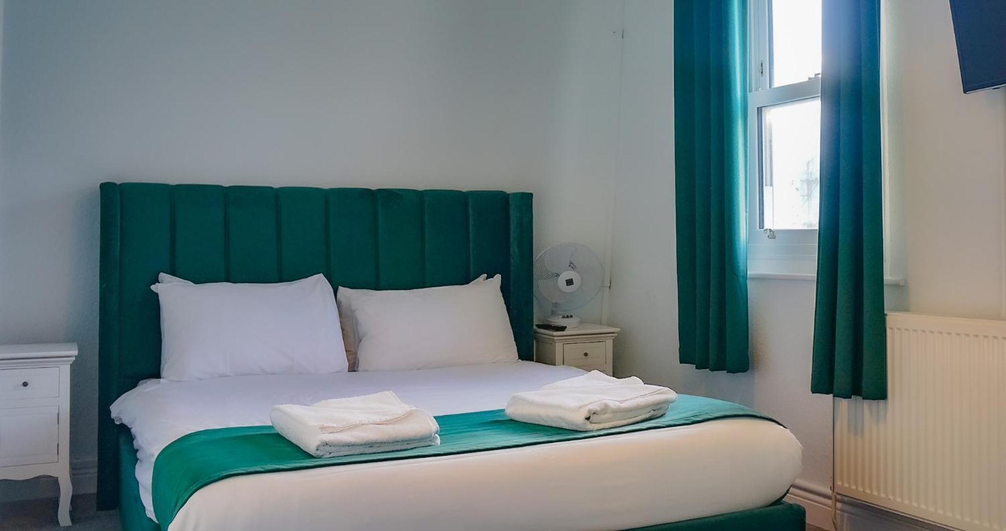 The Pier Hotel อีสต์บอร์น ภายนอก รูปภาพ